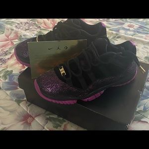 Jordan 11’s Size 8.5 Woman (Best Offer)